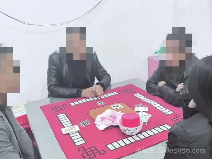 永新公安深夜突袭便利店的赌博窝点 11人落网！