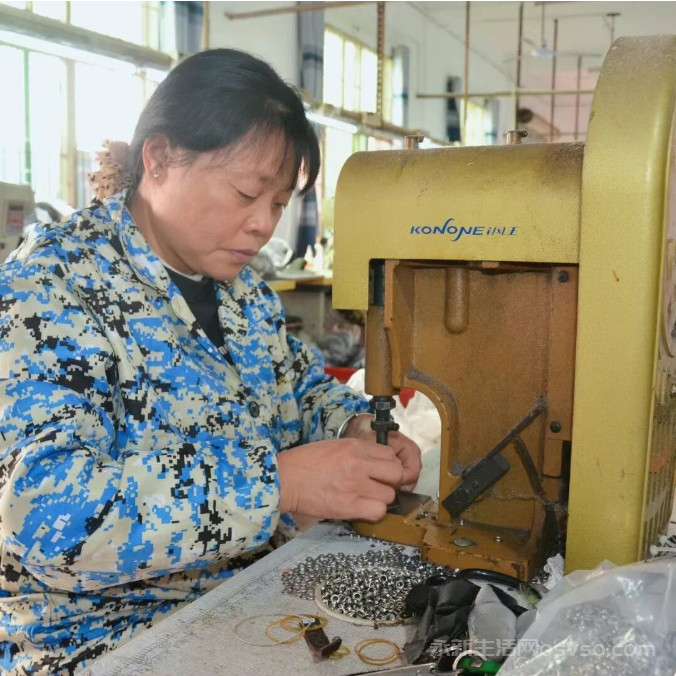 永新:“筑巢引凤” 群众实现“家门口”就业