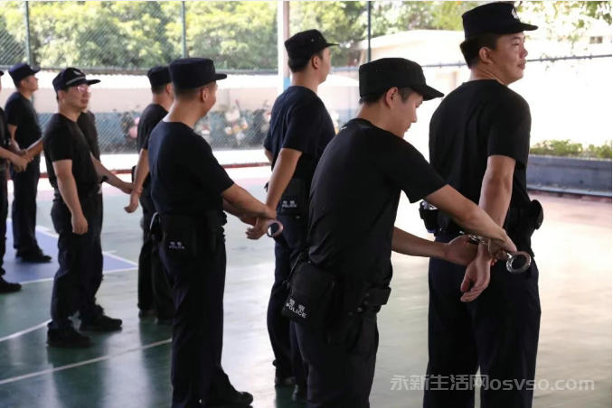 永新县公安局组织开展2025年“小教官”警务实战技能培训！