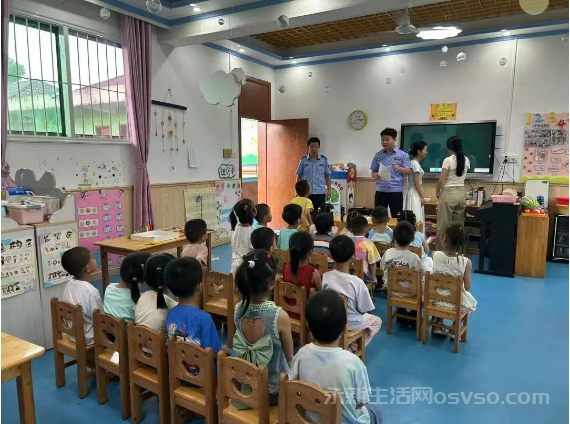 莲洲司法所联合莲洲派出所走进莲洲中小学:把好开学关,护好开学路