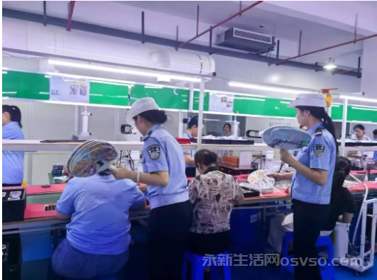 永新交警大队深入企业发放和张贴反光标识3000余份图2